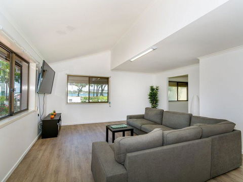 Island Homestay - Kalgoorlie Accommodation 1