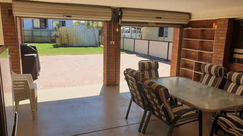 Island Homestay - Kalgoorlie Accommodation 4