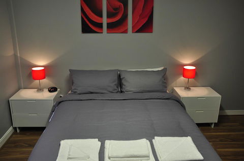 Bribie Island Square - Kalgoorlie Accommodation 1