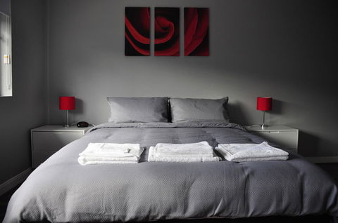 Bribie Island Square - Kalgoorlie Accommodation 4