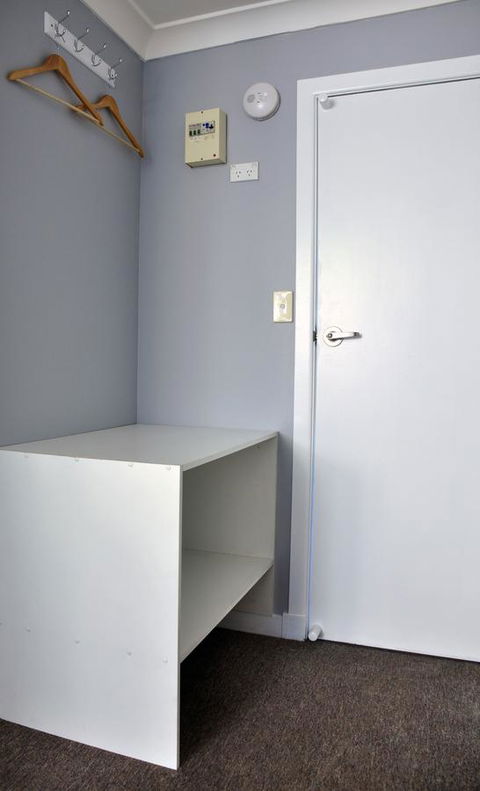 Bribie Island Square - Kalgoorlie Accommodation 2