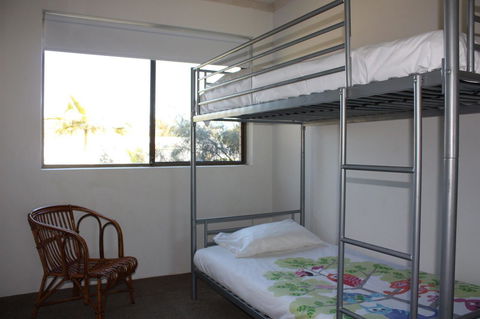 Close To Surf Beach, Surf Club, Hotel And Shops - Boyd St, Woorim - Kalgoorlie Accommodation 2