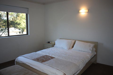 Close To Surf Beach, Surf Club, Hotel And Shops - Boyd St, Woorim - Kalgoorlie Accommodation 6