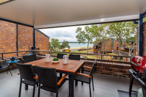 Spacious Family Unit With Incredible Views. - Kalgoorlie Accommodation 0