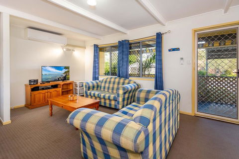 Pet Friendly Cottage In The Heart Of Bribie - Wirraway St, Bongaree - Kalgoorlie Accommodation 0