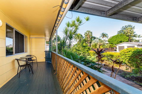 Pet Friendly Cottage In The Heart Of Bribie - Wirraway St, Bongaree - Kalgoorlie Accommodation 14