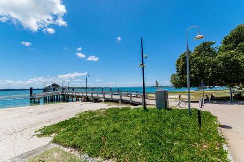 Waterfront Retreat With Room For A Boat - Welsby Pde, Bongaree - Kalgoorlie Accommodation 4