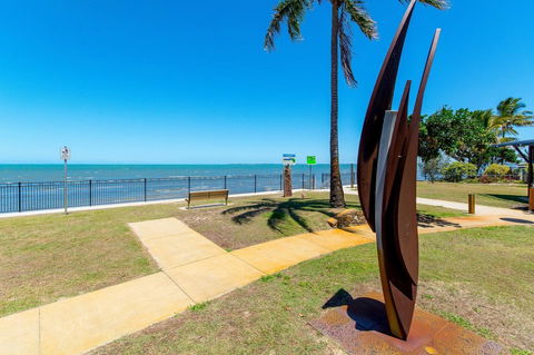 Waterfront Retreat With Room For A Boat - Welsby Pde, Bongaree - Kalgoorlie Accommodation 7