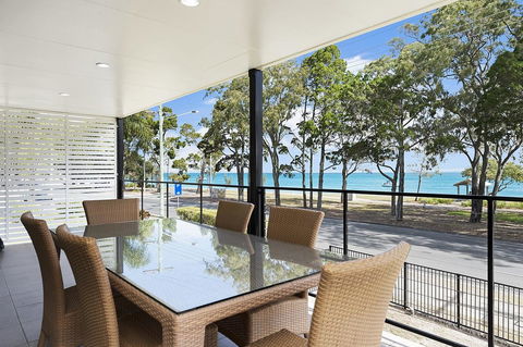 Waterfront Retreat With Room For A Boat - Welsby Pde, Bongaree - Kalgoorlie Accommodation 13
