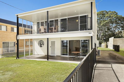 Waterfront Retreat With Room For A Boat - Welsby Pde, Bongaree - Kalgoorlie Accommodation 0
