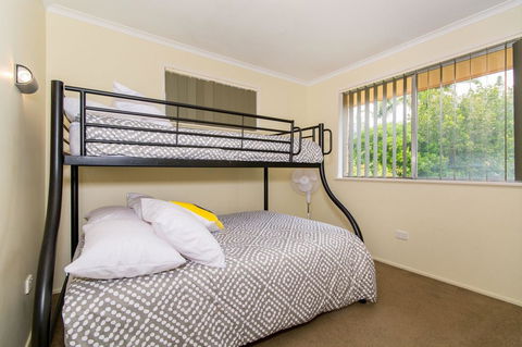 Short Stroll To Surf Beach - North Street, Woorim - Kalgoorlie Accommodation 6