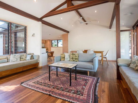 Laguna House - Kalgoorlie Accommodation 9
