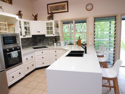 Gone Fishin - Kalgoorlie Accommodation 0