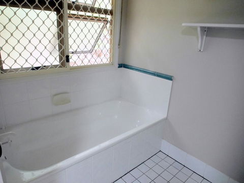 Gone Fishin - Kalgoorlie Accommodation 17