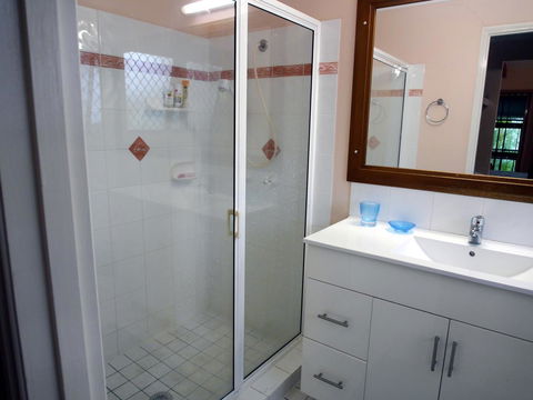 Gone Fishin - Kalgoorlie Accommodation 15