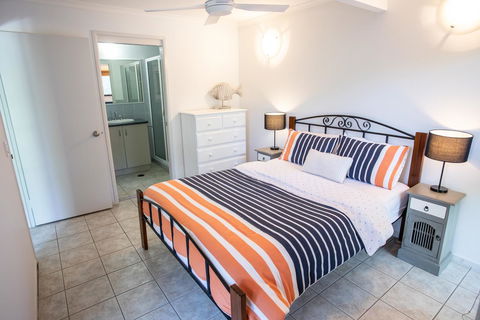 Point Break Beach House - Kalgoorlie Accommodation 13