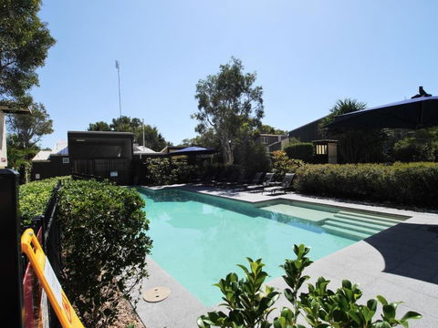 Beach Shack - Kalgoorlie Accommodation 0