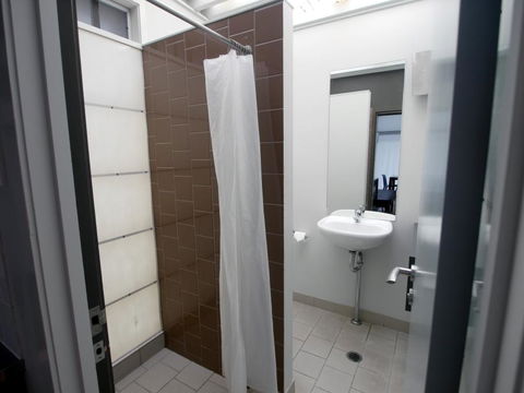 Beach Shack - Kalgoorlie Accommodation 9