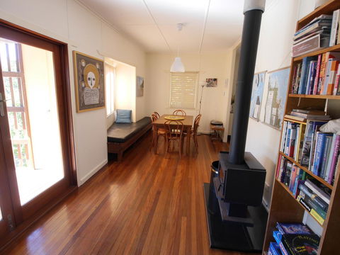 Frenchmans Cottage - Kalgoorlie Accommodation 6