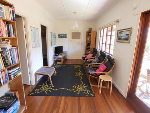 Frenchmans Cottage - Kalgoorlie Accommodation 13