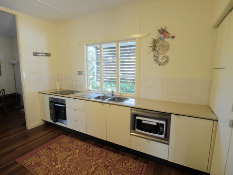 Frenchmans Cottage - Kalgoorlie Accommodation 8