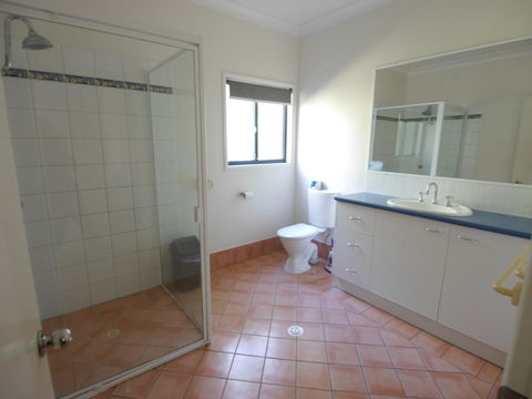 A Tequila Sunrise - Kalgoorlie Accommodation 8