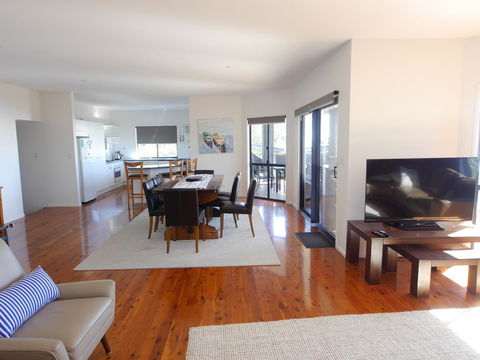 A Tequila Sunrise - Kalgoorlie Accommodation 1