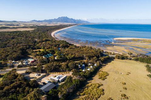 Flinders Island Glamping - Kalgoorlie Accommodation 10