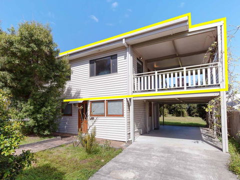 'Beach Break 1', 1/10 Lionel Street - Upstairs Unit With Aircon - Kalgoorlie Accommodation 0