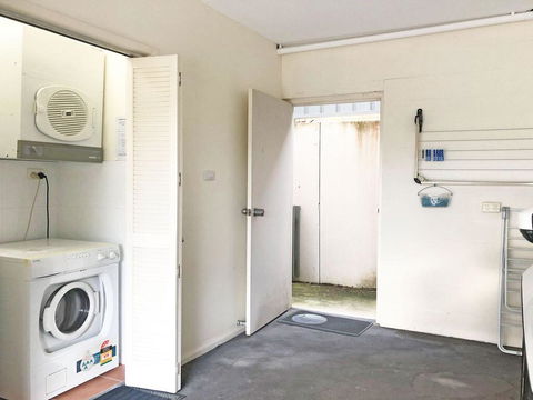 'Dutchies Vista' 1/45 Christmas Bush Ave - Ground Floor Duplex With Stunning Water Views - Kalgoorlie Accommodation 2