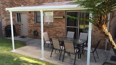 'Lighthouse Palms' - Kalgoorlie Accommodation 0