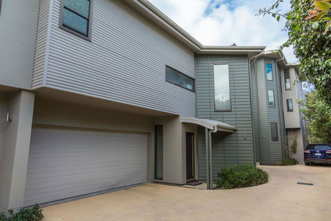 'Rolling Waves 2' On Ocean Drive - Kalgoorlie Accommodation 1