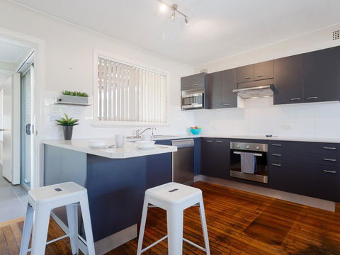 'Shoalz', 28 Rigney Street - Renovated Pet Friendly Cottage & Boat Parking - Kalgoorlie Accommodation 3