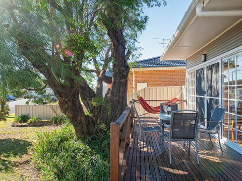 'The Croft' 11 Boulder Bay Rd - Cosy Beach House With Aircon & Only 270m To The Beach - Kalgoorlie Accommodation 1