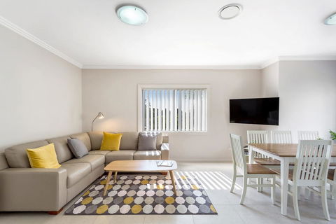 'Tween Bays', Ocean Beach Road, 3/39 - Kalgoorlie Accommodation 1