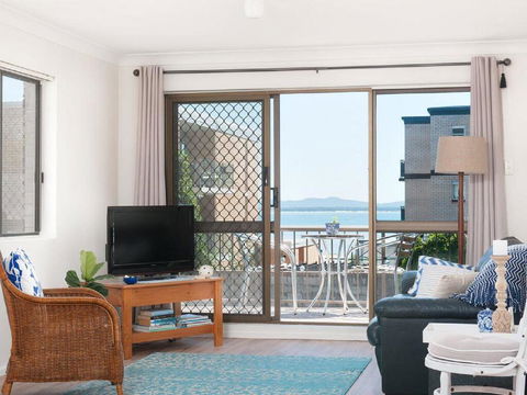 1 'BAHIA', 47 RONALD AVE - GREAT LOCATION WITH FILTERED WATER VIEWS - Kalgoorlie Accommodation 3