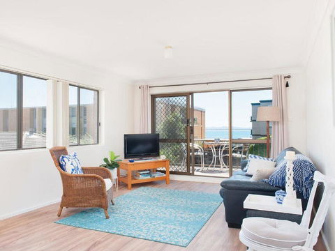 1 'BAHIA', 47 RONALD AVE - GREAT LOCATION WITH FILTERED WATER VIEWS - Kalgoorlie Accommodation 2