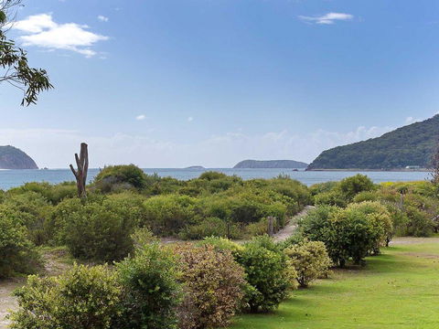 1 'Intrepid', 3 Intrepid Close - Amazing Views Of Shoal Bay, Only 100m From The Beach - Kalgoorlie Accommodation 2