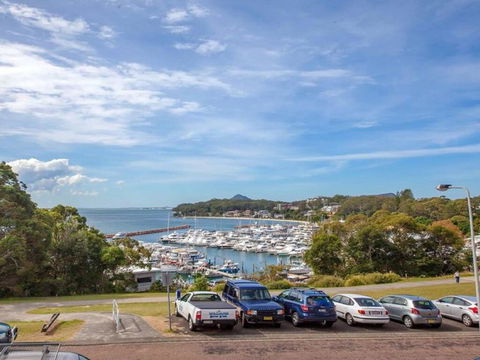 1 'Laman Lodge', 15 Laman Street - Stunning Air Conditioned Unit With Water Views And WIFI - Kalgoorlie Accommodation 2