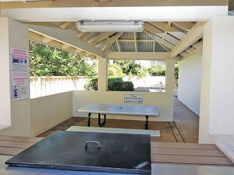 1 'SEASHELLS' 21-23 MAGNUS STREET - WIFI, POOL, LIFT & AIR CONDITIONING - Kalgoorlie Accommodation 3