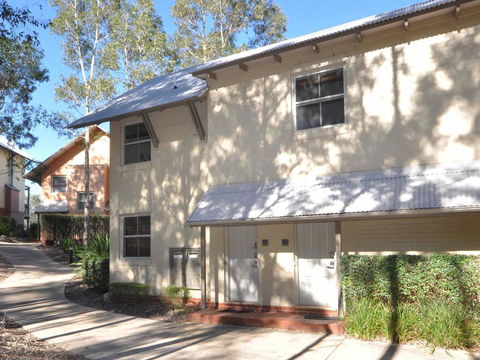 1 Bedroom Executive Villa Located Within Cypress Lakes - Kalgoorlie Accommodation 3