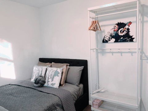 1 Private Double Room In Carramar 1-minute To Station - SHAREHOUSE - Kalgoorlie Accommodation 0