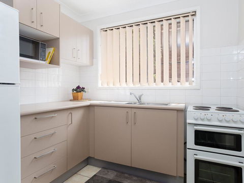 1/10 Catalina Close - So Close To The Water - Kalgoorlie Accommodation 2