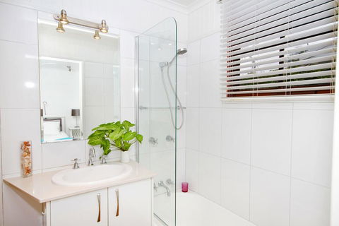 1/121 Park Crescent, Coolum Beach - Kalgoorlie Accommodation 1