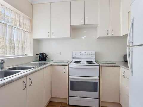 10 'Teramby Court' 104 Magnus Street - In Nelson Bay CBD With Water Views And WIFI - Kalgoorlie Accommodation 1