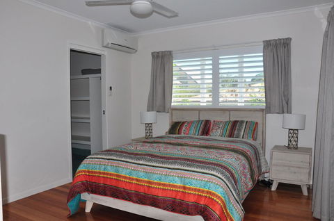 10 Double Island Drive - Modern Family Home, Centrally Located, Swimming Pool & Outdoor Area - Kalgoorlie Accommodation 1