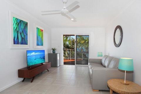 10 Mona Vista Crt, Coolum Beach, VIEWS, WiFi, Pet Friendly - Kalgoorlie Accommodation 1