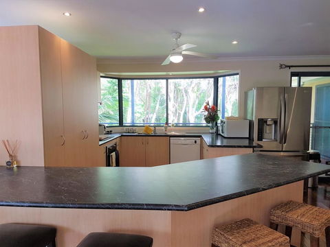 10 Naiad Court -Beach Retreat In The Bush - Kalgoorlie Accommodation 2