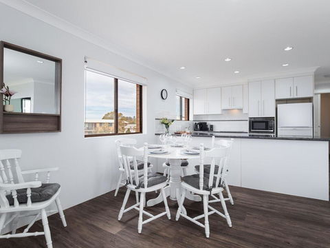 11 'Intrepid' , 3 Intrepid Close - Absolute Beachfront Bliss - Kalgoorlie Accommodation 3