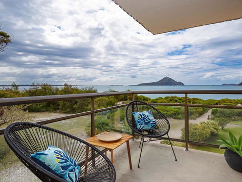 11 'Intrepid' , 3 Intrepid Close - Absolute Beachfront Bliss - Kalgoorlie Accommodation 0